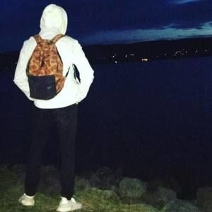 Meet your Posher, Elias